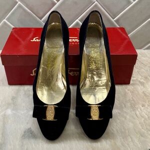 Salvatore Ferragamo 'Vara' Black Velvet/Crystal Bow Size 8AA